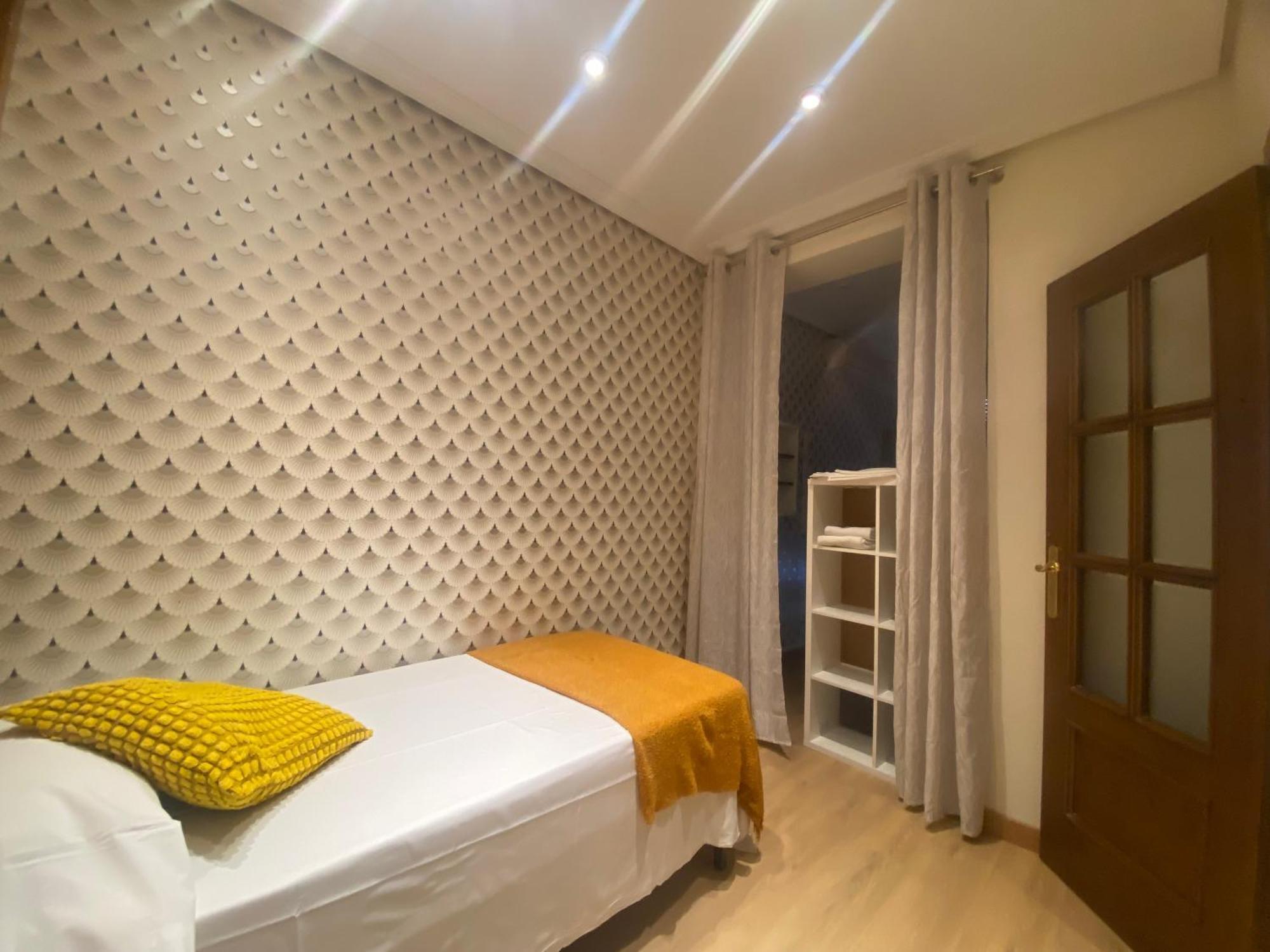El Jardin Del Angel Ferrocarril Apartment Madrid Luaran gambar
